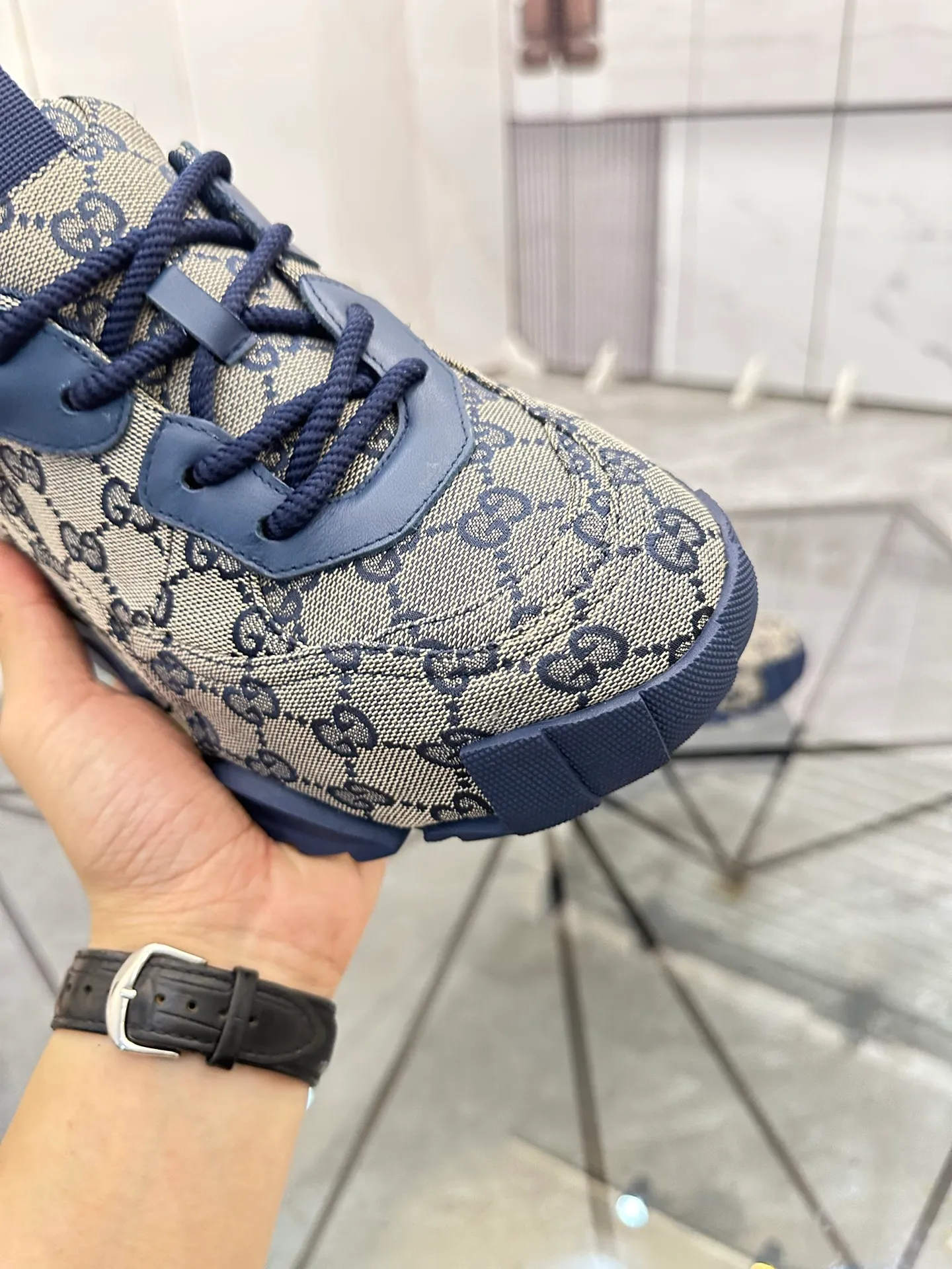 Men's shoes for sale 💰: 💰P580¥ Product trademark: Gucci* "Gucci*" low-top casual shoes Regular size: 38-45 (can be customized to 46) Large size Product materials: Upper imported cowhide stitching original material, breathable lining, original outsole. No.: 0008